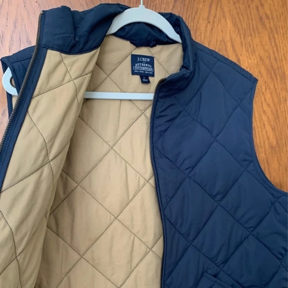 Men’s Quilted Vest - Picture 2 of 3